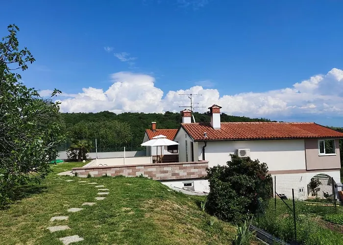 Daire Sweet With Private Pool Lori