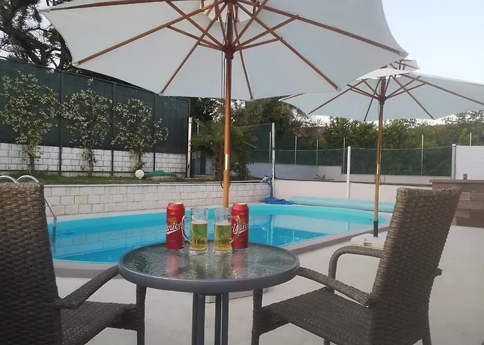 Sweet With Private Pool Lori شقة